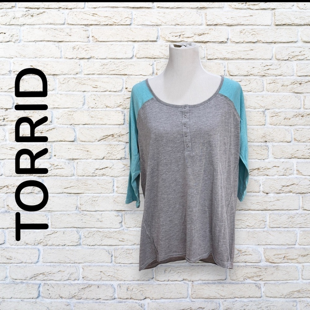 Torrid Gray and Blue Boxy 3/4 Sleeve Henley Shirt Size 1